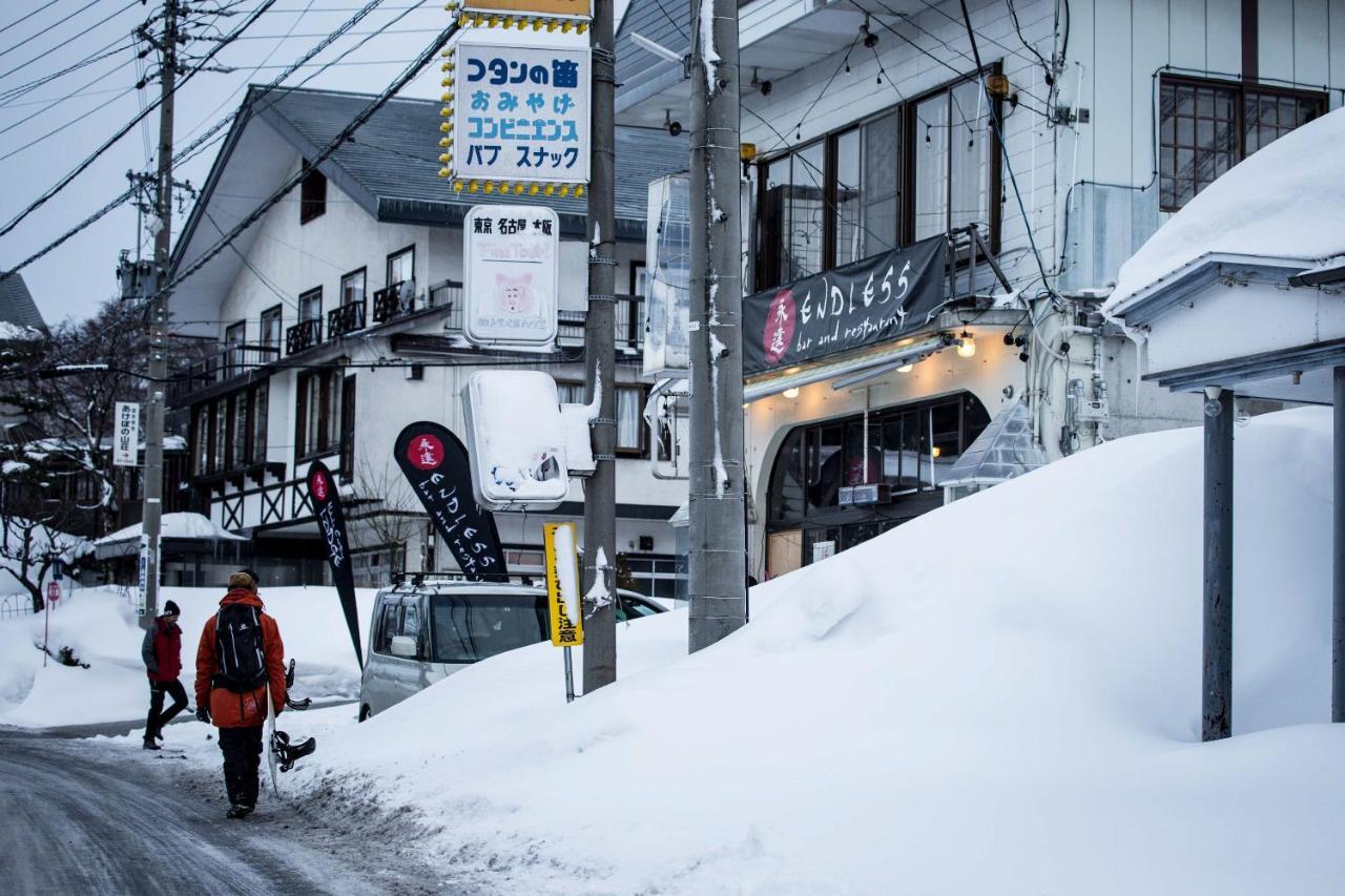 Hakuba Cortina Lodge Отари Экстерьер фото