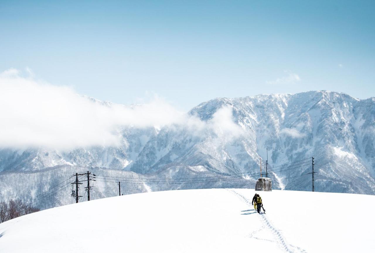 Hakuba Cortina Lodge Отари Экстерьер фото