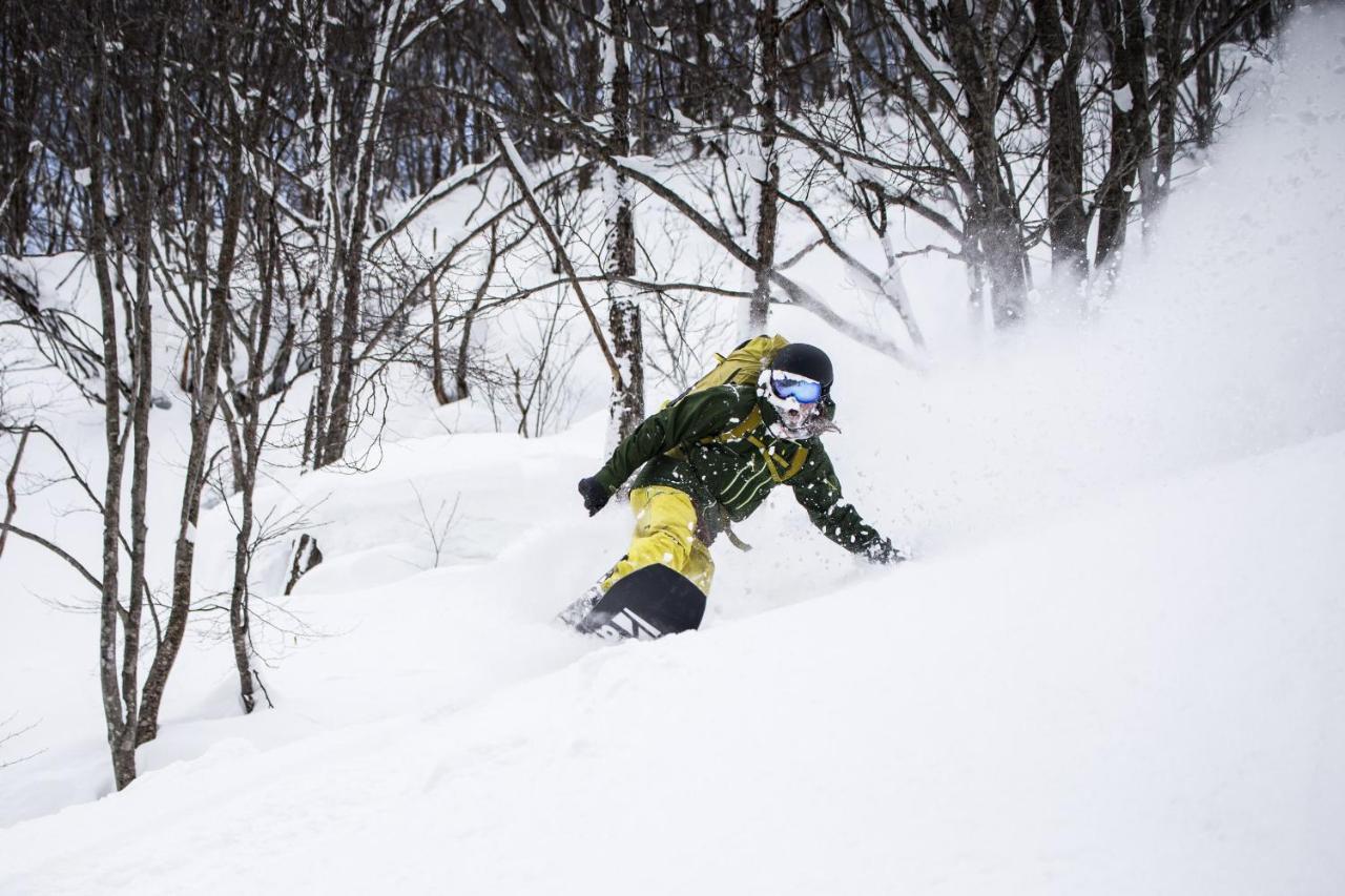 Hakuba Cortina Lodge Отари Экстерьер фото